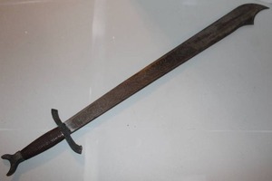 lot 60 image: Vintage reproduction decorative Spanish Alfanje or Moorish-style falchion manufactured in Toledo, Spain. marked Toledo Spain