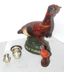 lot 121 image: vintage 1976 or 1980s Austin Nichols Wild Turkey Limited Edition No. 6 ceramic whiskey decanter  and vintage ceramic turkey salt and pepper shakers and vintage miniature ceramic decanter