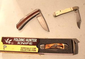 lot 133 image: vintage-style folding pocket knives