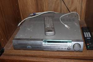lot 149 image: vintage Sony HCD-S300 DVD playerreceiver in silver