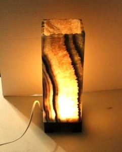 lot 169 image: handcrafted Mexican onyx stone table lamp