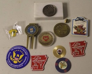lot 195 image: mixed lot of vintage commemorative pins and tokens