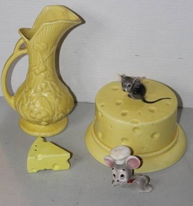 lot 212 image: rare 1960s MCM Lefton ceramic covered cheese dish featuring a mouse handle and cheese wheel design. &    ceramic mouse and cheese salt and pepper shaker set & vintage McCoy yellow glazed art pottery pitcher