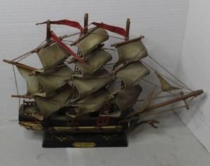 lot 291 image: vintage Fragata Espanola 1780 Spanish warship model ship