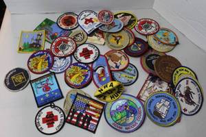lot 307 image: collection of vintage Boy Scouts of America memorabilia, including various patches