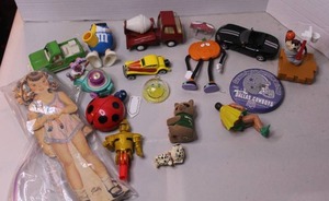 lot 322 image: collection of miscellaneous vintage toys, dolls, and small trinkets