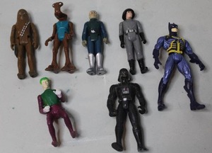 lot 324 image: vintage Kenner Star Wars action figure lot and more see pictures