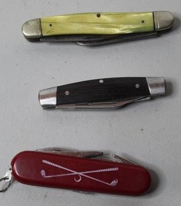 lot 335 image: vintage pocket knives