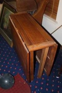 lot 385 image: mid-century modern Romanian drop-leaf gateleg table