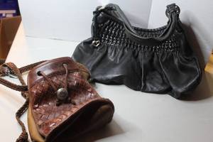 lot 419 image: Hand bags