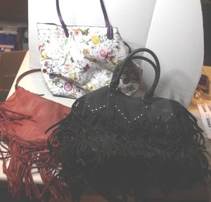 lot 420 image: Hand bags