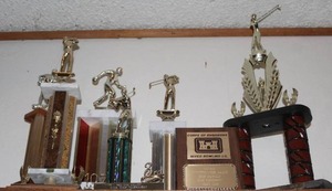 lot 424 image: Collection of trophies