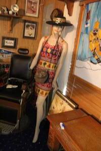 lot 446 image: Full body mannequin her hand is off needs to be fixed