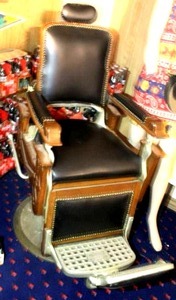 Koken Congress hydraulic barber chair, refurbished (NOTICE: BUYER MUST BRING THEIR OWN HELP TO REMOVE THIS, WE ARE NOT ABLE TO HELP)