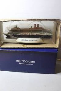 lot 457 image: Holland America Line ms Noordam cruise ship model souvenir