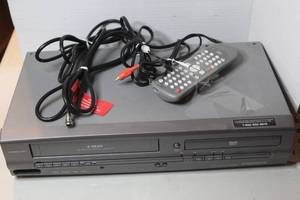 lot 469 image: Magnavox MWD2205 4-Head DVDVCR Combo Player in gray Magnavox MWD2205