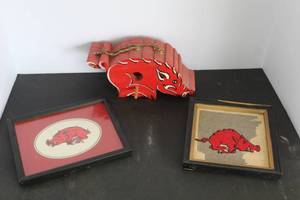 lot 510 image: vintage Arkansas Razorbacks collectibles