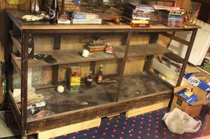 lot 549 image: Display case ( contents not included)