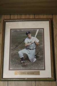 lot 558 image: framed, autographed 8x10 photo of Hall of Famer Duke Snider