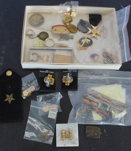 lot 571 image: vintage collectibles military memorabilia and related items.