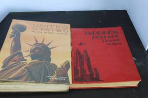 lot 576 image: vintage H.E. Harris United States stamp collecting albums