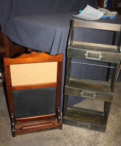 lot 28 image: Vintage-Style home decor items.