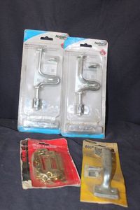 lot 75 image: Gate hardware