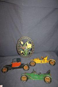 lot 78 image: Wall decor