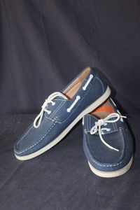 lot 79 image: Mens polo shoes