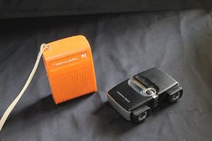 lot 95 image: Binoculars and radio