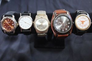 lot 144 image: Five Mens watches