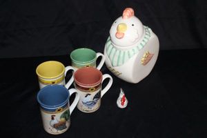 lot 140 image: Rooster cups and chicken cookie jar