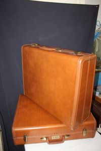 lot 164 image: Two Samsonite  suitcases