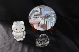 lot 199 image: Avon Clear Glass Cat Candle Holder, Cat Bank and more
