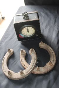 lot 210 image: Pair of Vintage Horse shoes and Clock