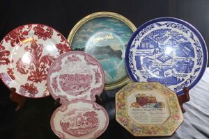 lot 221 image: A collection of several transferware and souvenir decorative plates including pieces from Vernon Kilns
