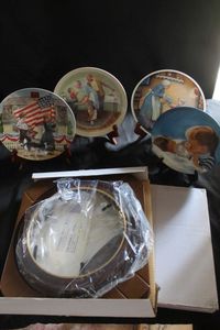lot 231 image: Selection of Collectable plates and wooden round frames
