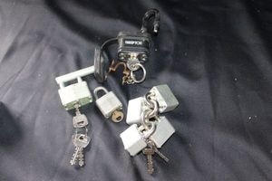 lot 267 image: several pad locks with keys