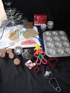 lot 318 image: Assorted baking utensils plus