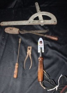 lot 322 image: Retro tools as shown