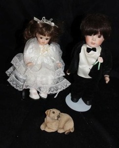 lot 366 image: The Emerald doll collection porcelain dolls and dog figure