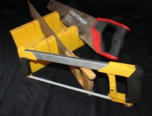 lot 373 image: Craftsman Miter box with 2 miter saws and a hack saw