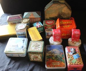 lot 383 image: Assorted collectible tins
