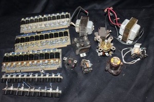 lot 391 image: Assorted electrical items as shown