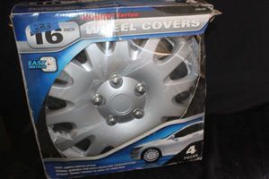 lot 400 image: 16 Classic series wheel covers