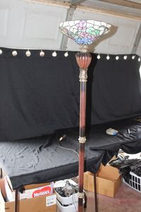 lot 414 image: Vintage Tiffany style stained glass occasional floor lamp