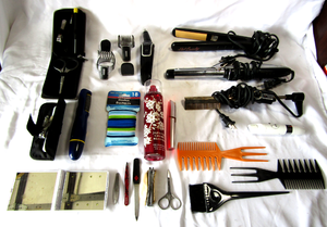 lot 124 image: Assorted hair & personal care items