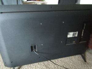 LG Smart TV with remote, model 43UQ7070ZUD