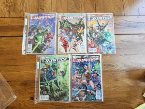lot 148 image: DC Comics - Justice League - #1,1,1,2,3