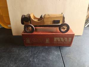 lot 187 image: Vintage wooden car and wood box - promotional item I believe